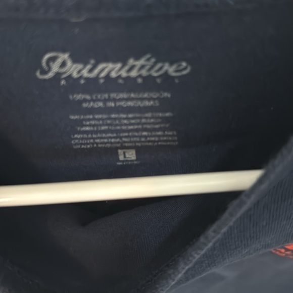 Men’s primitive tee shirt. Shirts in good condition. Has marks from closet - Picture 3 of 5